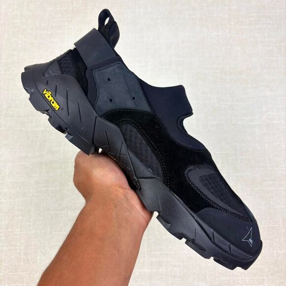 πββ¬ 2024 Roa Rozez "Blackβ 10M - Picture 1 of 6